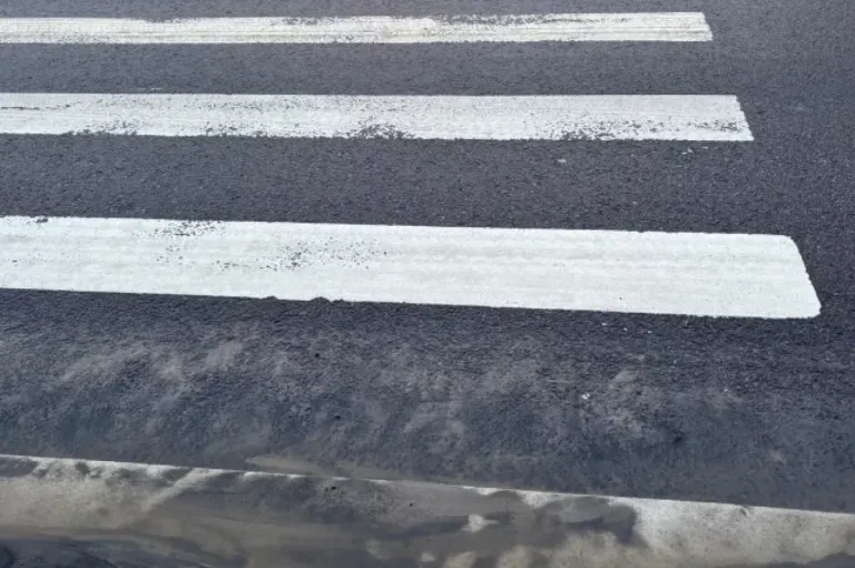 Два пешехода пострадали на переходах в Костроме за утро
