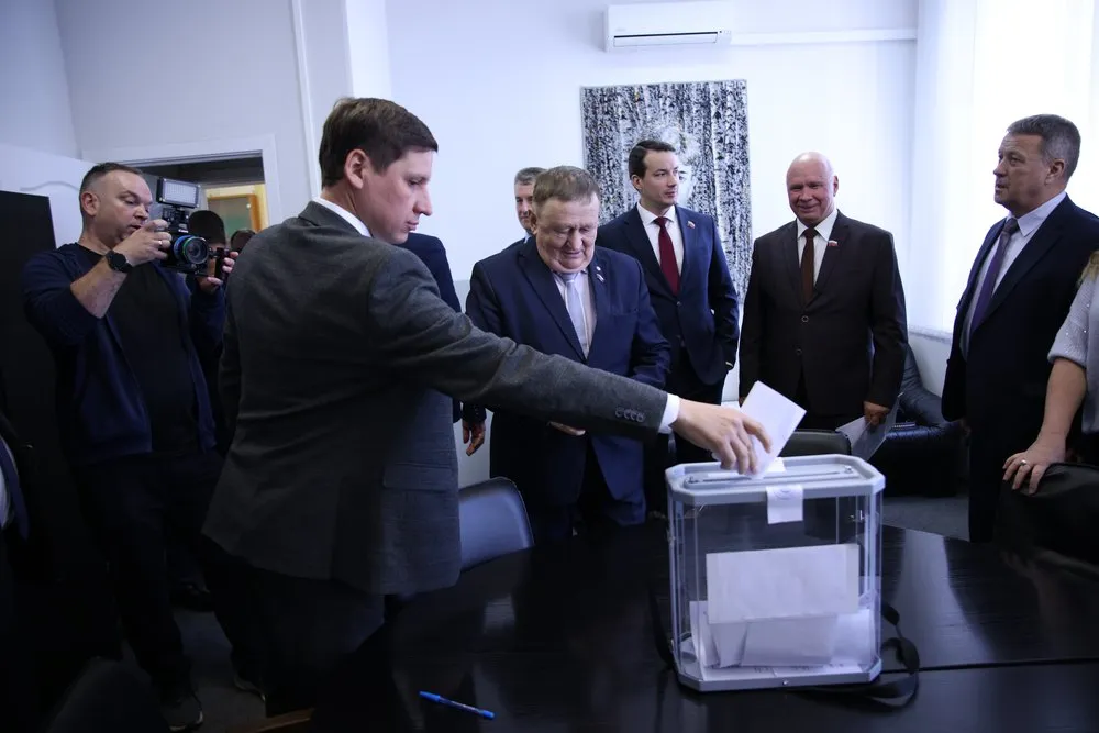Владимир Комиссаров избран председателем Костромской областной Думы
