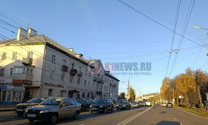 Сломанный светофор на Привокзальной вызвал пробки в Костроме