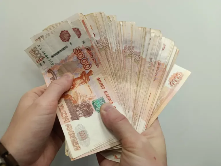 Пенсионеру из Неи вернули 1 млн рублей, похищенный мошенниками